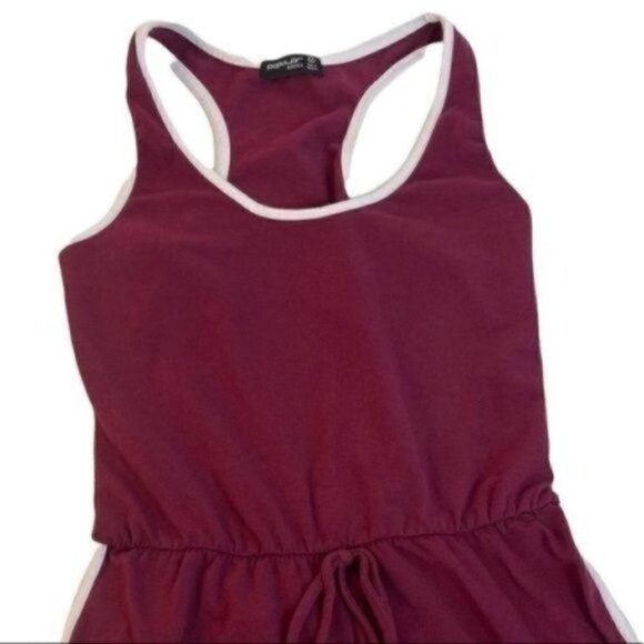 Popular Basics Burgundy Scoop Neck One Piece Romper Medium Shorts Tank Onesie - Picture 3 of 10